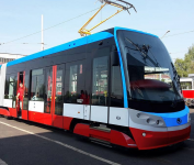 Kvůli špatným kolům tramvaje 15T musí jezdit pomaleji.